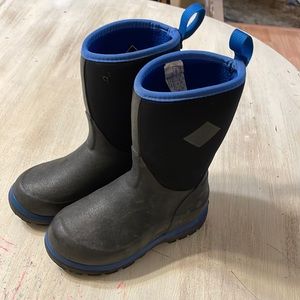 Boys Size 11 Muck Boots